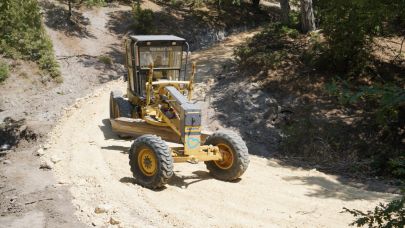 Balıkesir kırsalında tarla yolları yenileniyor