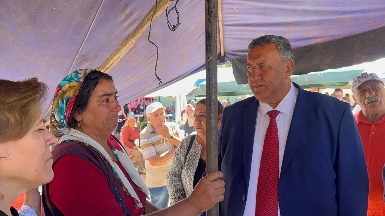 Traktörünü satacağını gözyaşlarıyla anlattı