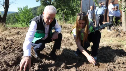 Bursa Büyükşehir'den çiftçilere tarlasında bilimsel destek