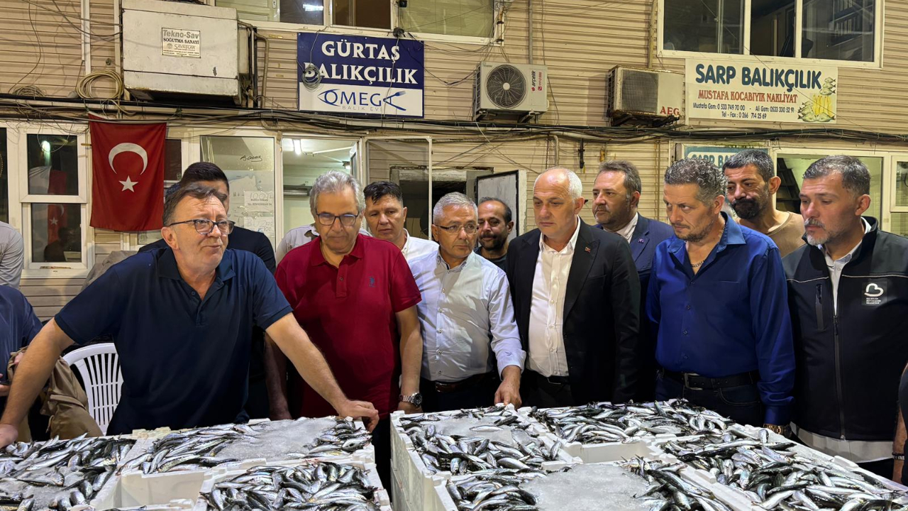 Balıkesir'de balık sezonu ilk mezatla açıldı