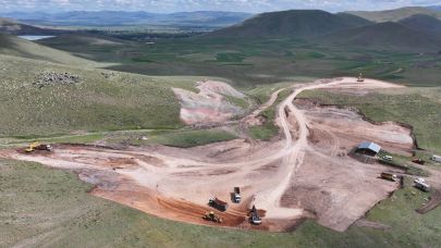 Pasinler çiftçisi Kavuşturan Göleti'ni bekliyor