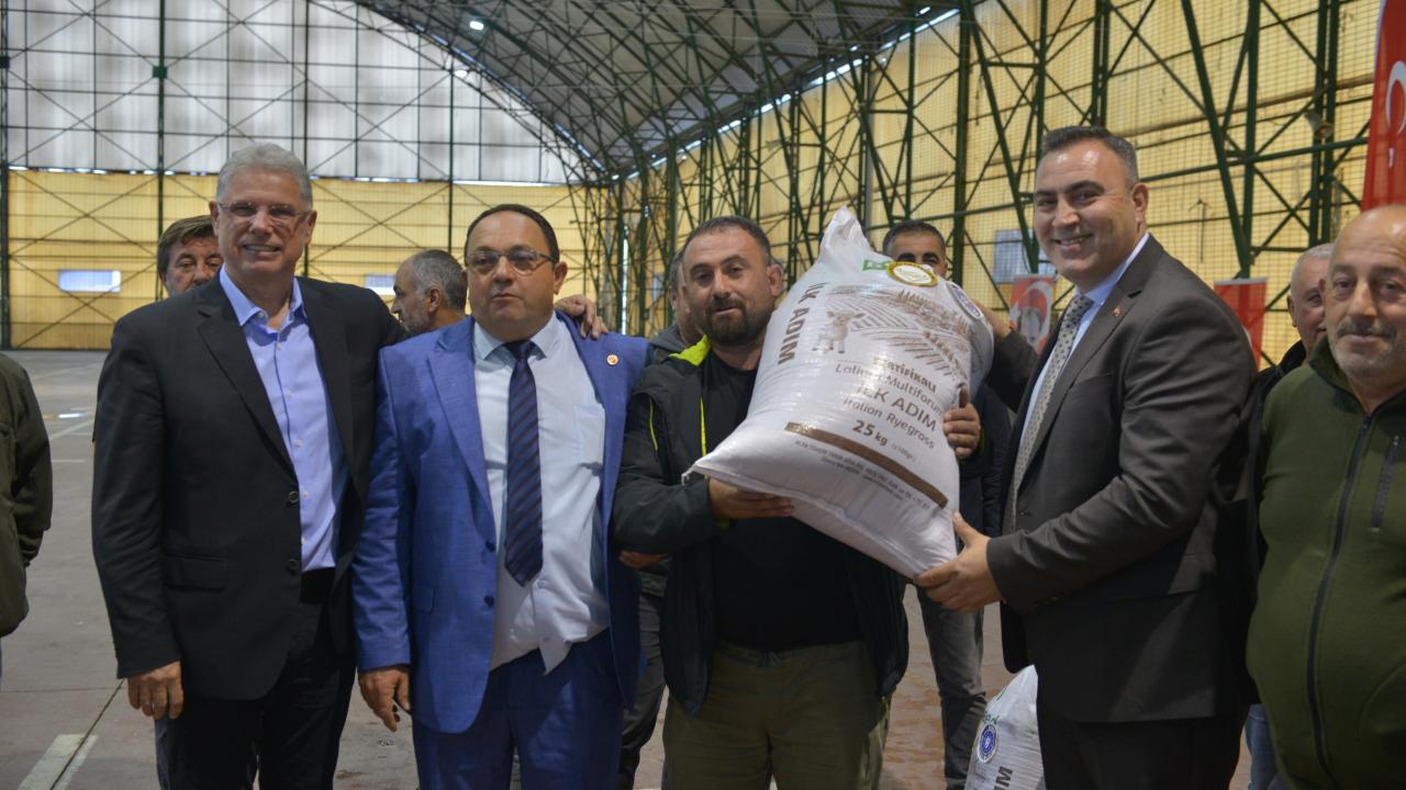 Bursa Büyükşehir&#039;den üreticilere İtalyan çimi tohumu desteği