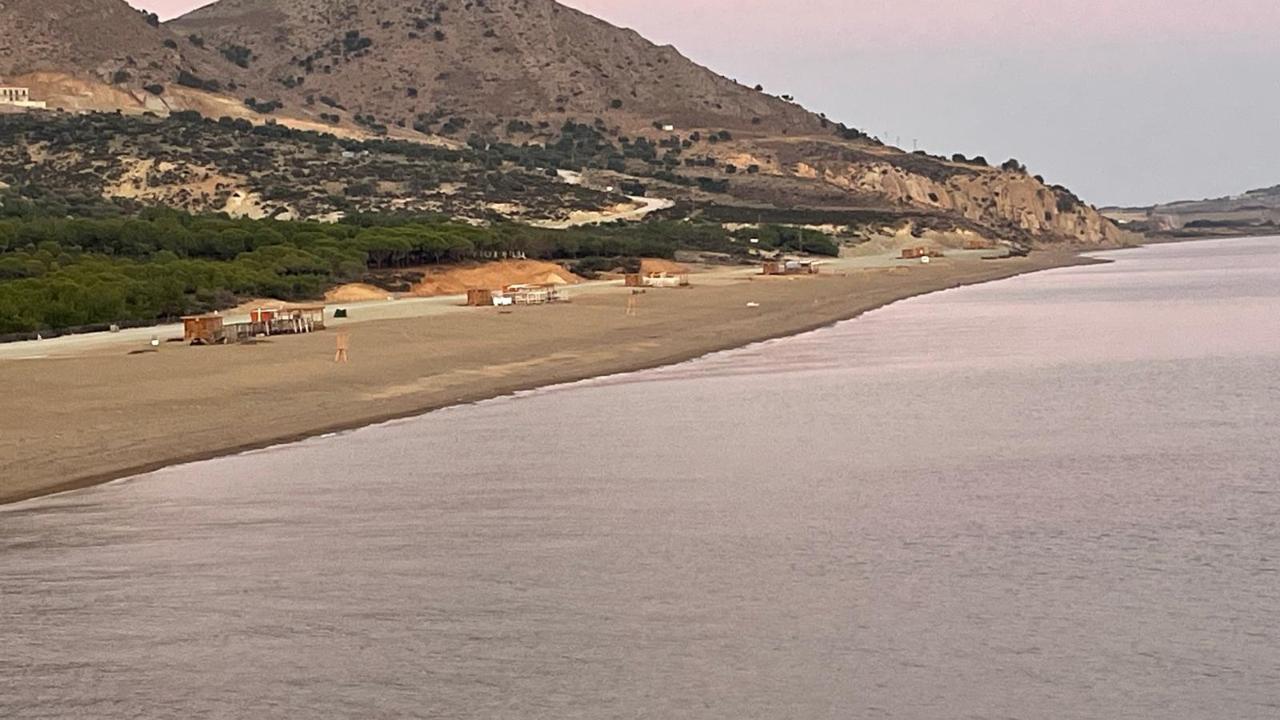 Güneşin en son battığı yere 10 bin kişilik plaj yapıldı