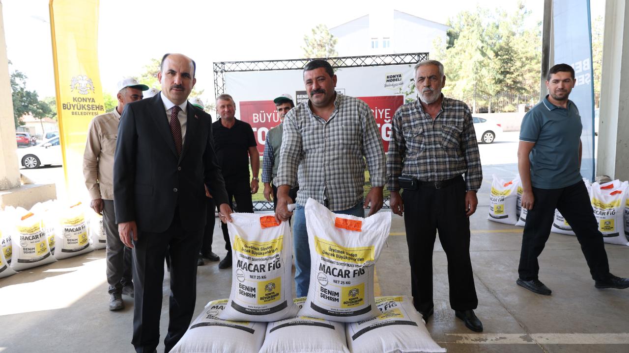 Konya Büyükşehirden çiftçilere 80 ton Macar fiği desteği