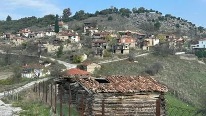 450 yıllık köyün 3 hanesinde duman tütüyor