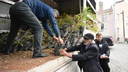 Konya Büyükşehir'den 19 ilçeye 6 bin 370 sumak fidan desteği
