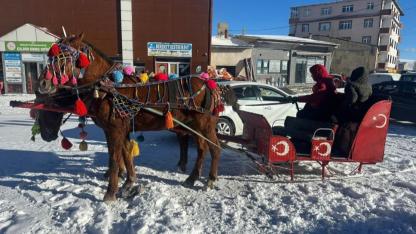 Çıldır Gölü'nün atlı kızakları sezona hazır