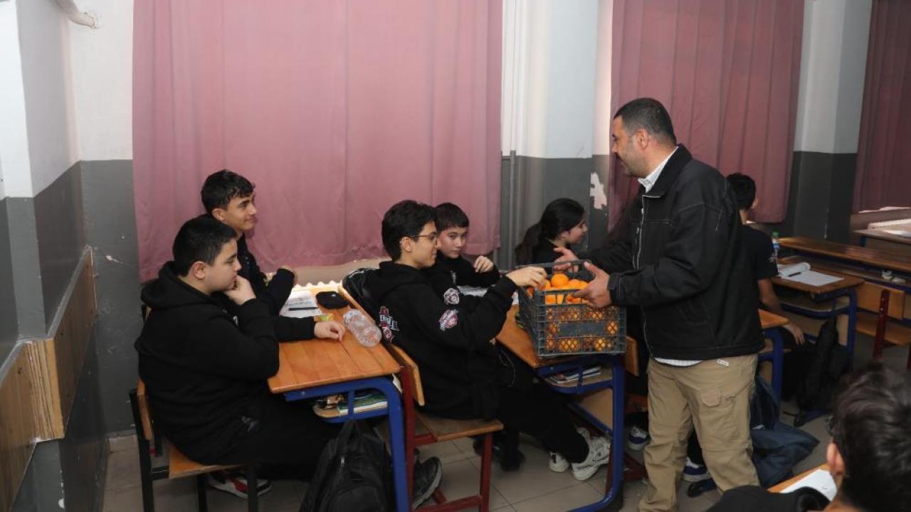 Kilosu 2 liraya düşmüştü 320 ton ücretsiz dağıtıldı