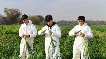 Osmanlı mirası lisenin öğrencileri üretirken öğreniyor