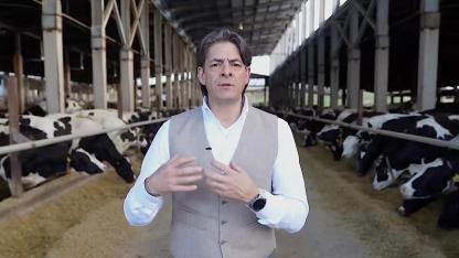 Sencer Solakoğlu'nun "sağ"ı "sol"u belli olmuyor