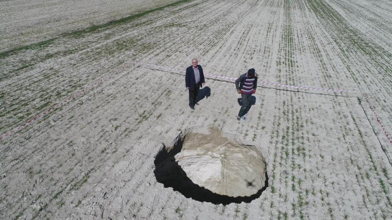 "Çaydaki şeker" gibi eriyor ve obruklar tehlike saçıyor