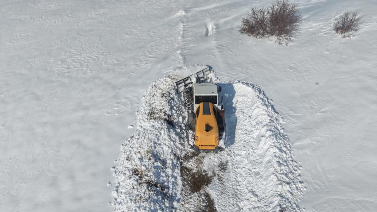 Kar, fırtına ve 3 metrelik kar 2 günde aşıldı