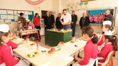 Marmarabirlik'ten "Minik Şeflerle Zeytinli Tarifler" projesi