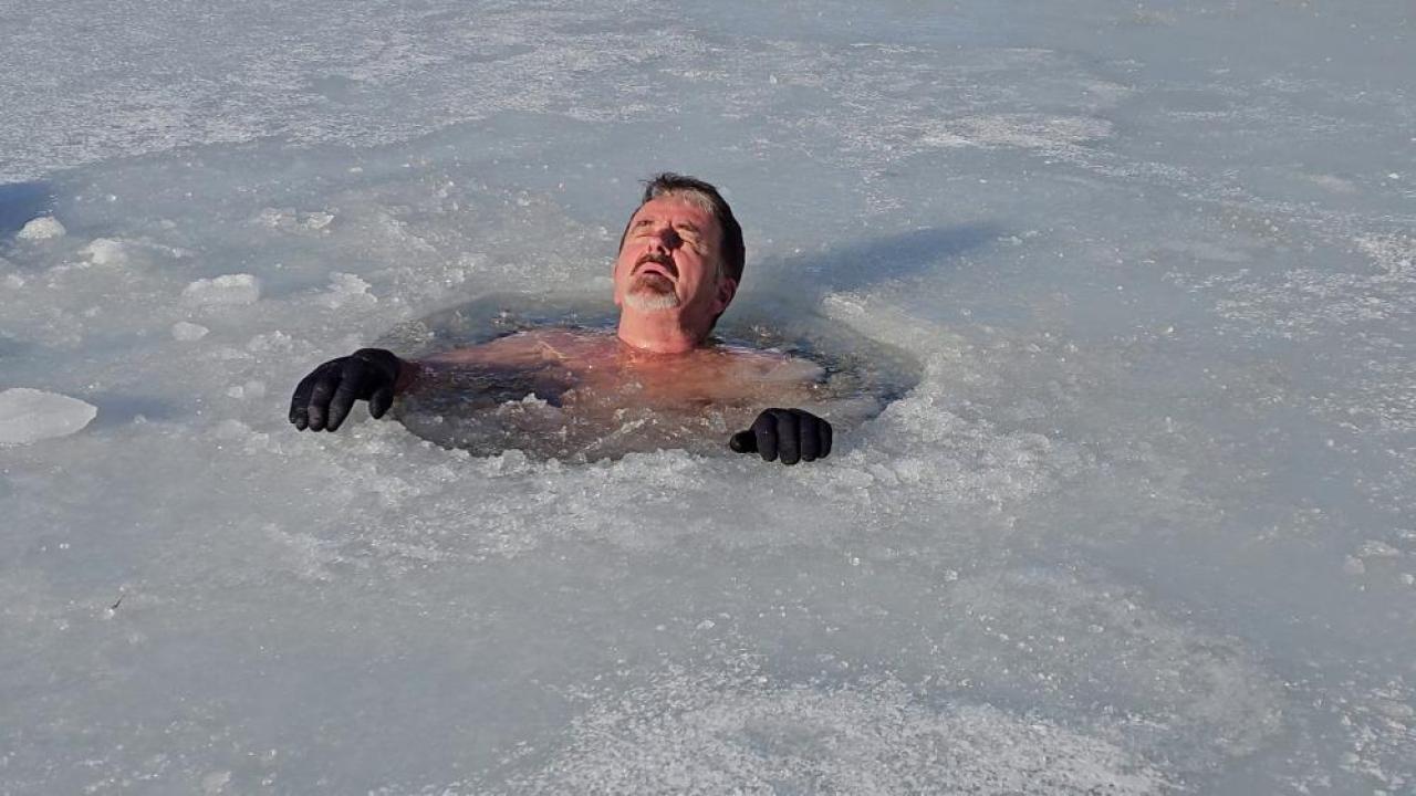 Uludağ'ın buz tutan göllerine girdiler