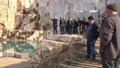 100 bin tonluk suyu korumak için ayaklandılar