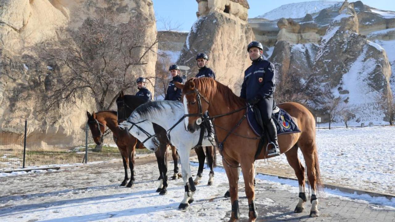 Asayişin heybetli muhafızları: atlı jandarmalar