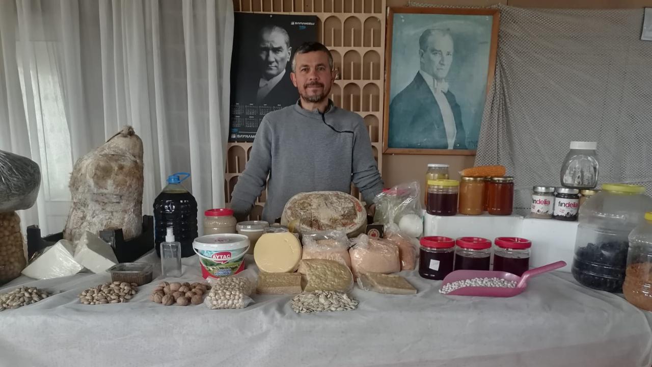 Çiftçilerden topladıklarıyla ramazan kolisi hazırlıyorlar