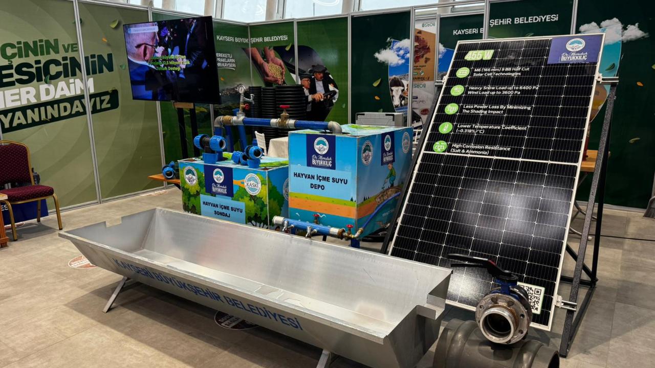 Kayseri Büyükşehir, Tarım Fuarı'nda çiftçilerle buluştu