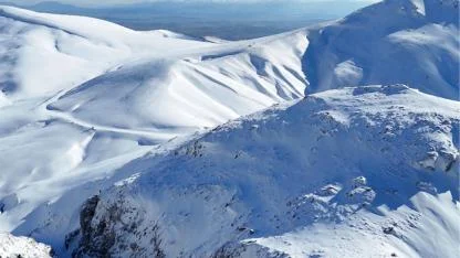 Sultan Dağları'ndaki kar Eber Gölü ve kiraza umut oldu