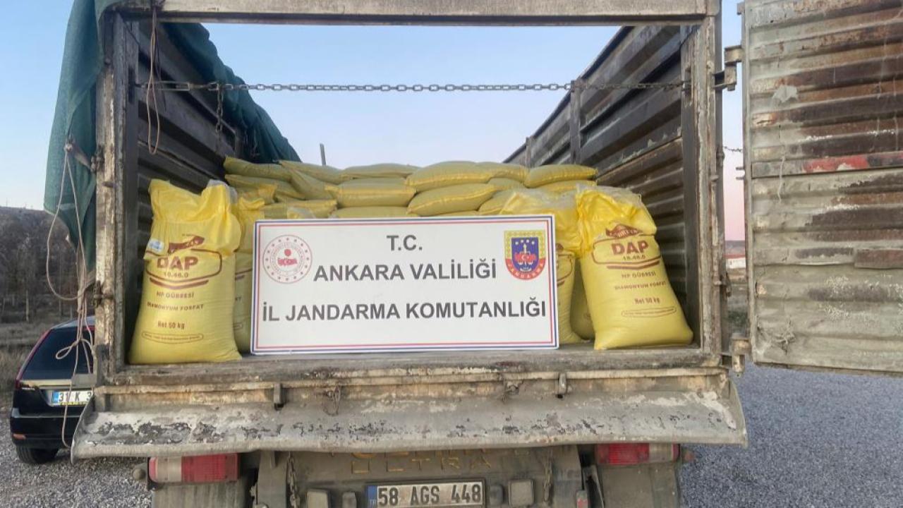 Ankara'da 30 ton sahte gübre ele geçirildi