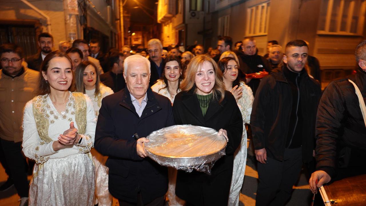 Bursa'da asırlık "Arnavut böreği ve tatlı toplama" geleneği