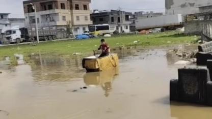 Buzdolabı kasasıyla suyun tadını çıkardı