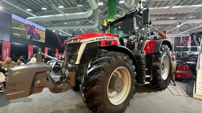 15,5 milyon liralık traktör ilgi odağı oldu