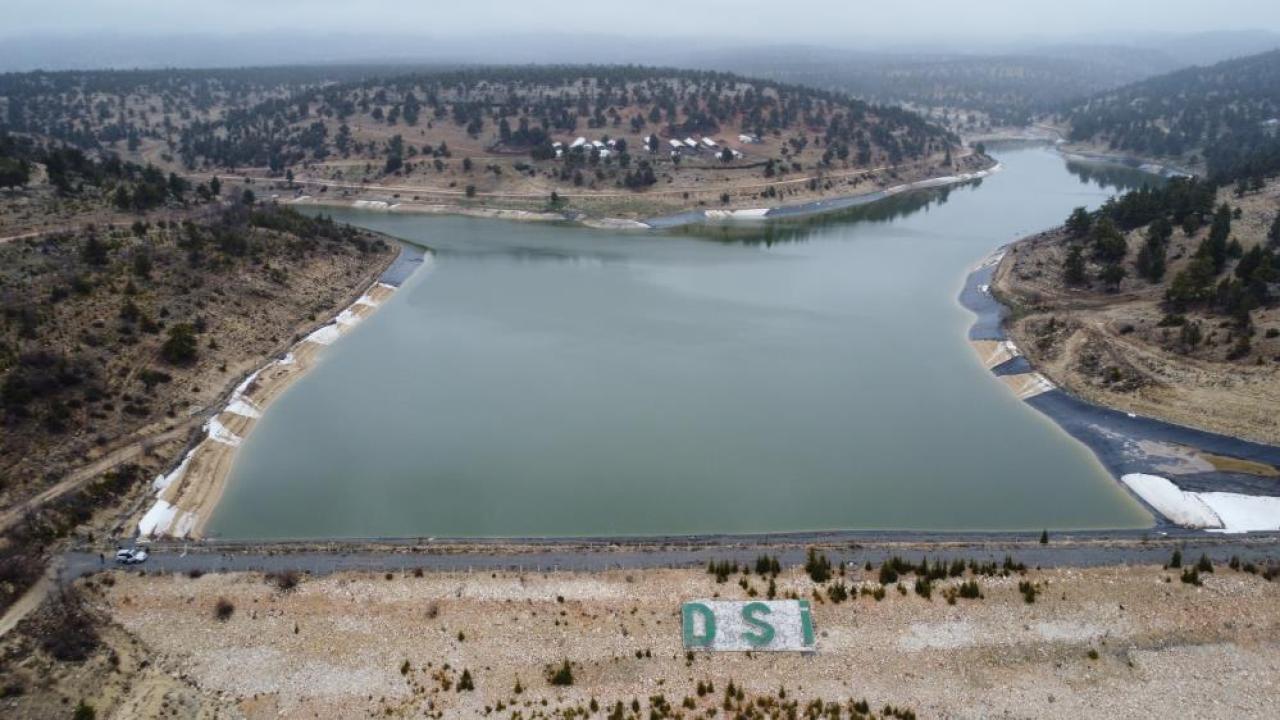 4 bin dekarı sulaması gerekiyor ama "sızıntı" var ve bitiyor