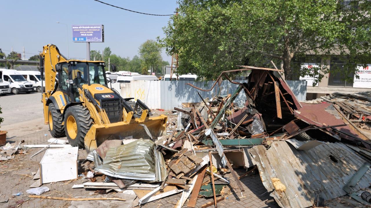 Bursa'da yeşil alandan çıkmayan kiracının işgali sona erdi