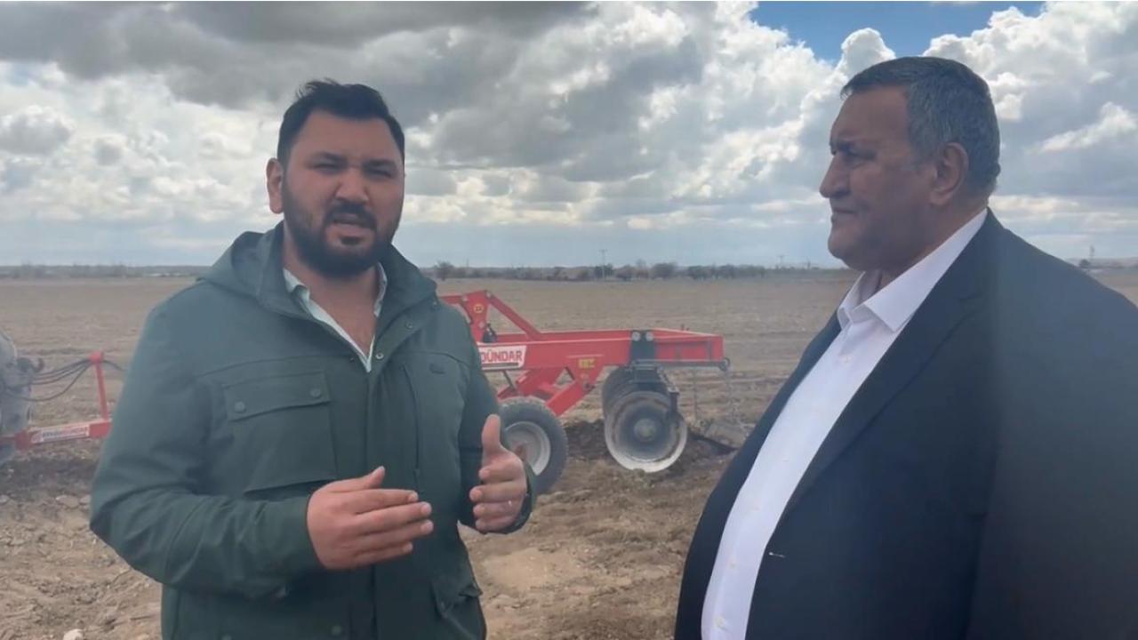 Domates eken üretici: Emeğimizin karşılığını alamıyoruz