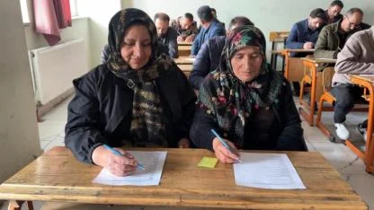 Hakkari'de 110 çiftçi merada değil sınavda ter döktü