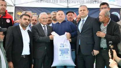 Kayseri'de 660 ton tohum törenle çiftçilere dağıtıldı