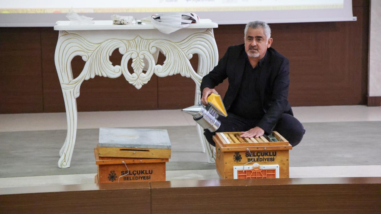 Selçuklu'da arıcılara yönelik destekler eğitimle sürdü