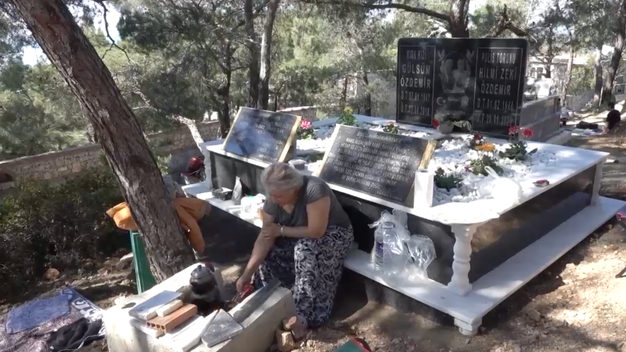 Mezar başında odun ateşinde kahve ve çay içtiler