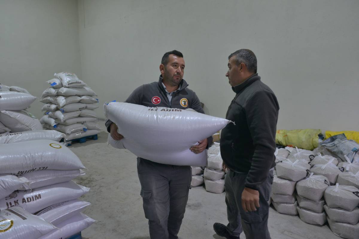 Bursa Büyükşehir'den üreticilere İtalyan çimi tohumu desteği