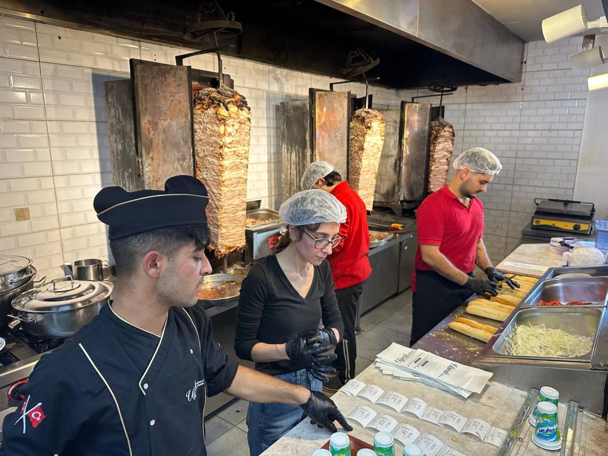 29 Ekim'de tavuk döner ve ayranı 29 liradan sattılar