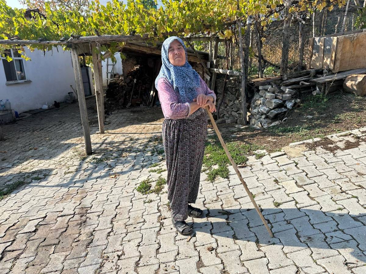 450 yıllık köyün 3 hanesinde duman tütüyor