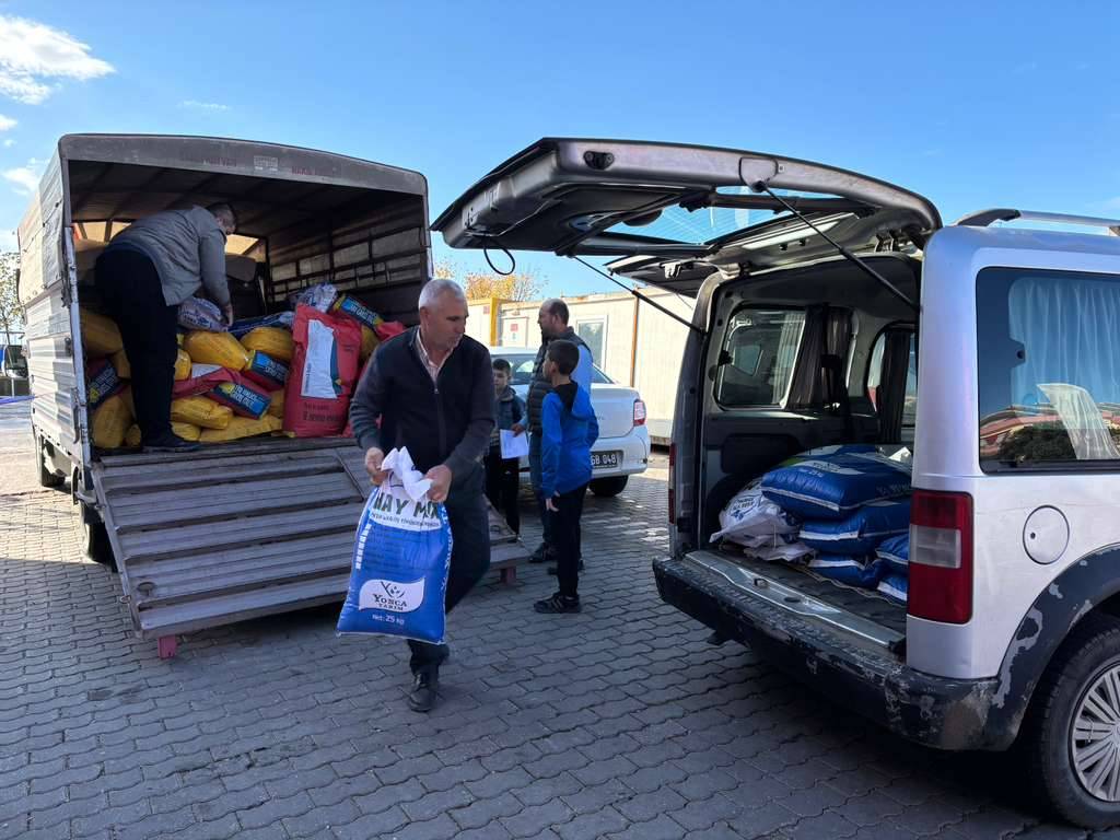 Balıkesir Büyükşehir'den 455 üreticiye tohum desteği