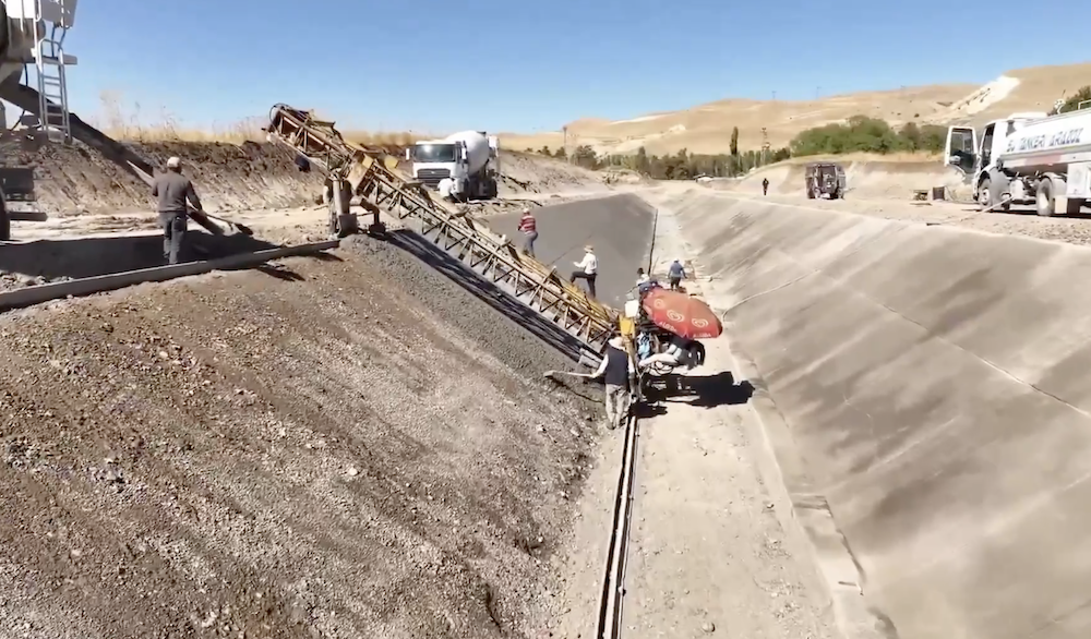 Muş'ta 168 bin dekarı suyla buluşturacak proje hızlı sürüyor
