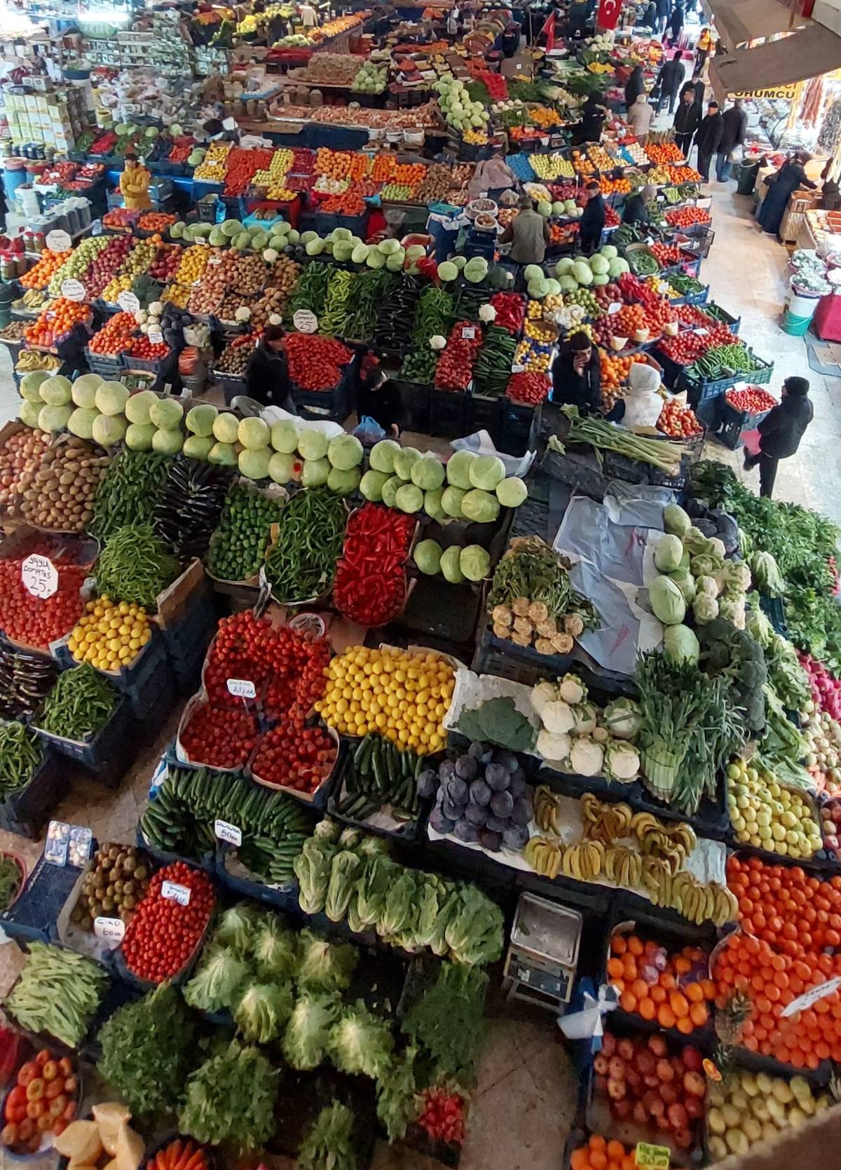 Gıda fiyatları aylık enflasyonun 2 katından fazla arttı