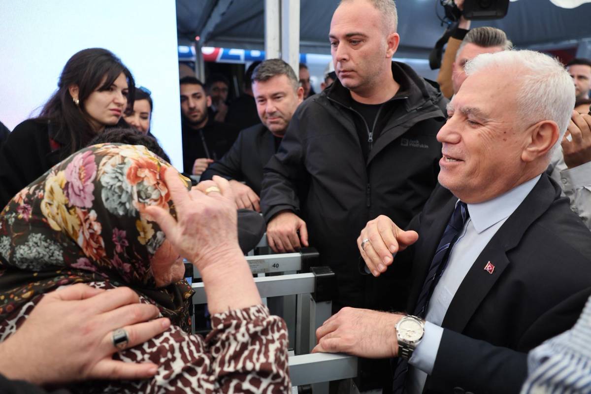 Bursa'da Başkan Bozbey'e çirkin saldırı girişimi