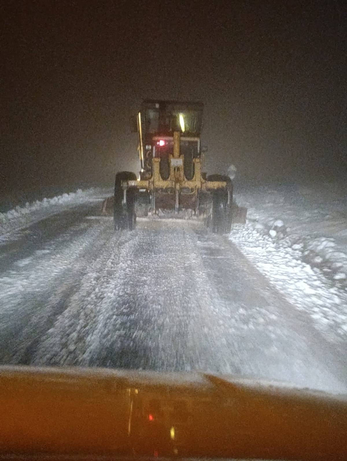 Bursa'da kardan kapanan yollar açıldı