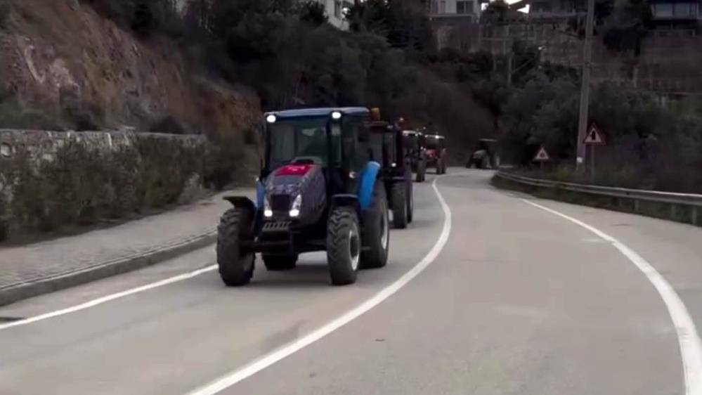 Bursa Mudanya'da traktör konvoylu eylem