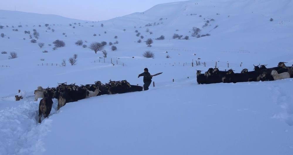 Kar, fırtına ve 3 metrelik kar 2 günde aşıldı