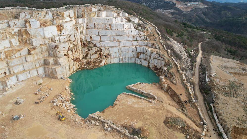 100 bin tonluk suyu korumak için ayaklandılar