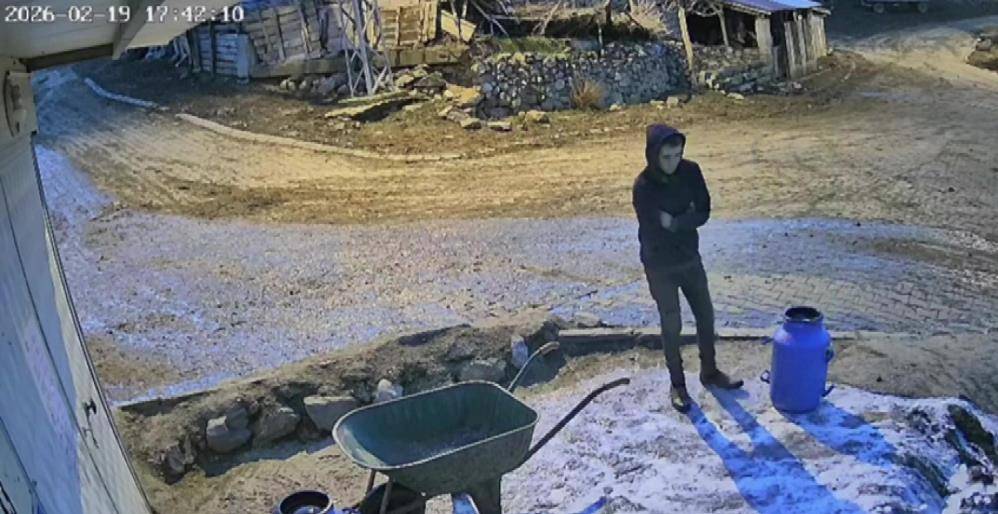 Süt dolu bidonu deviren gencin çaresizliği