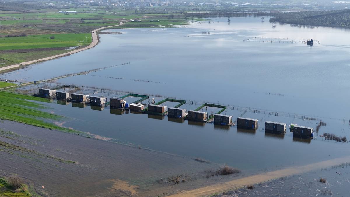 Hobi evi olarak yapıldı göl sularıyla 