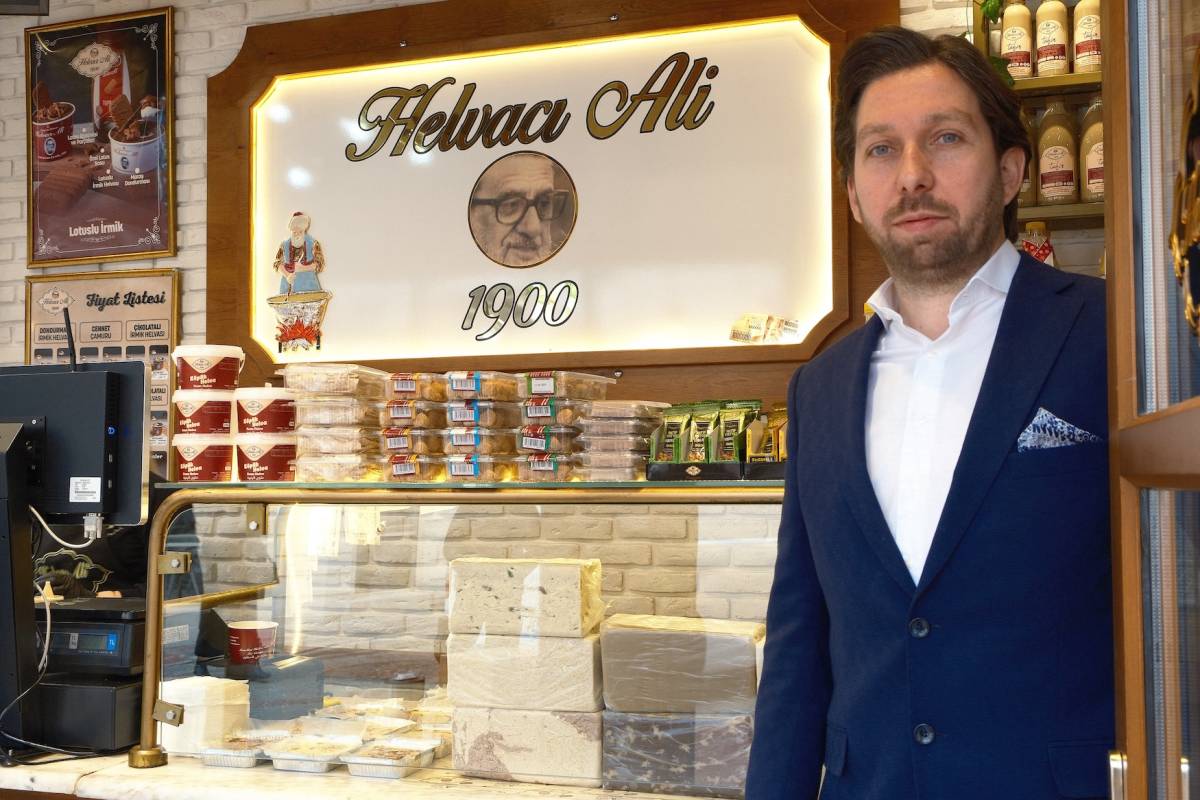 Yüzlerce yıllık tatlıyı dondurmayla buluşturdu; şimdi dünyaya satıyor