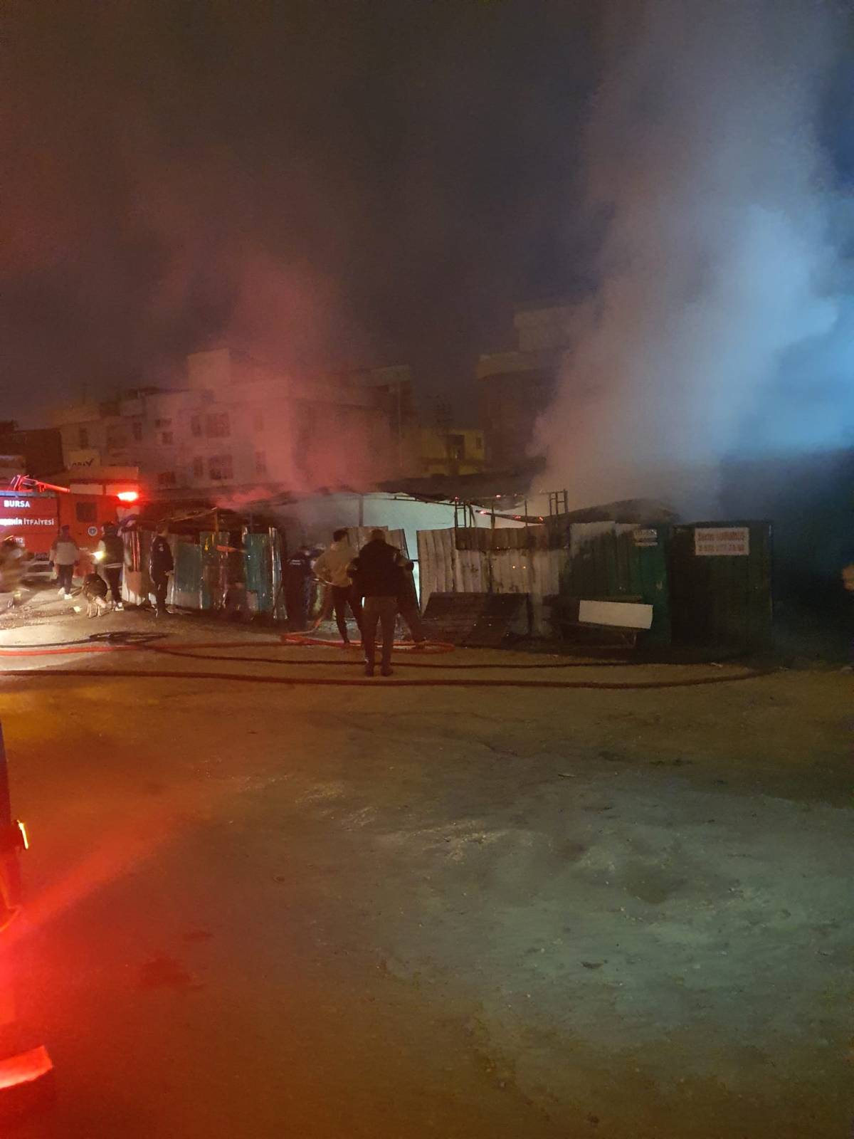 Bursa'da küçükbaş hayvan çiftliğinde yangın çıktı