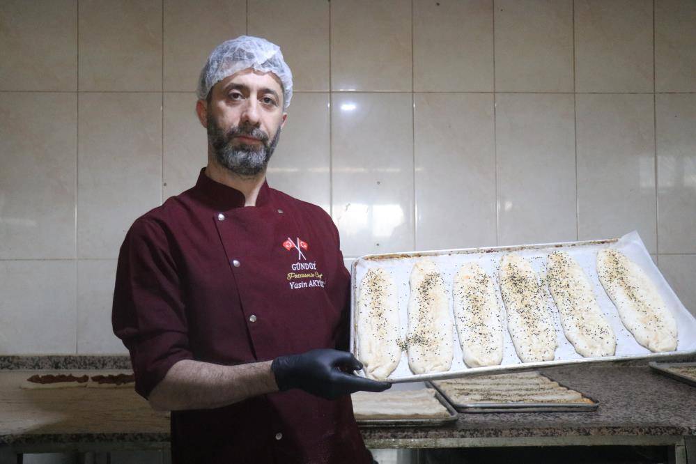 Bu kıymalı pide Sakarya'da sadece ramazan ayında yapılıyor